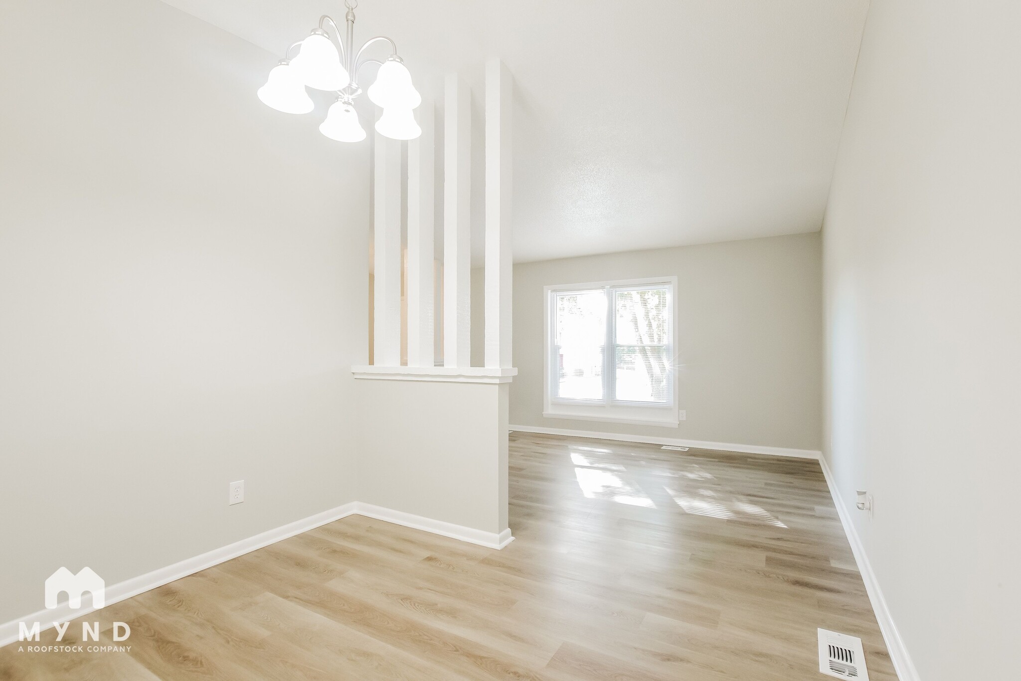 Building Photo - 1418 Gaston Way