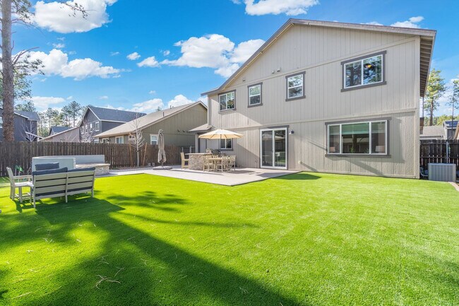 Building Photo - 2841 W Alamo Dr