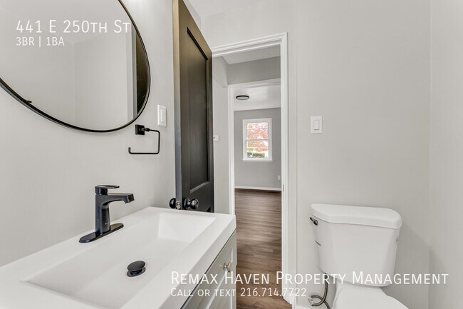 Building Photo - 441 E 250th St