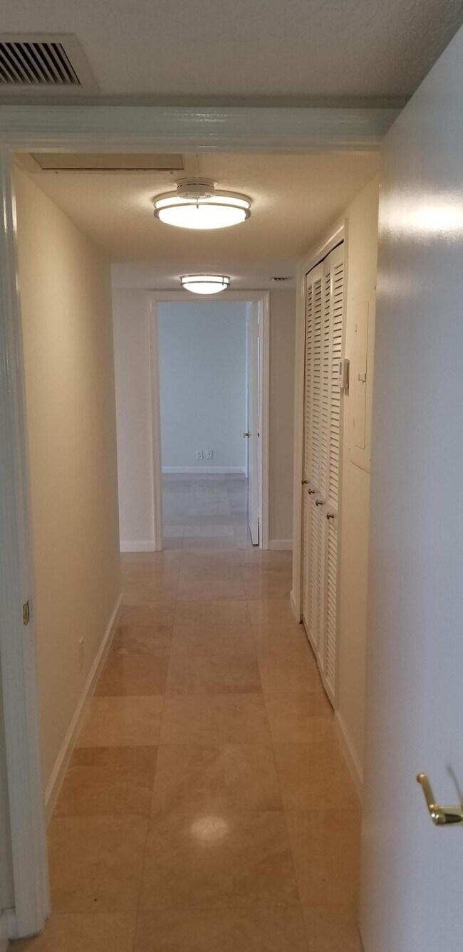 Building Photo - 3560 S Ocean Blvd