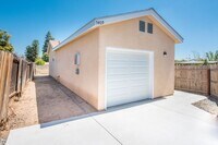 Building Photo - Brand New Home