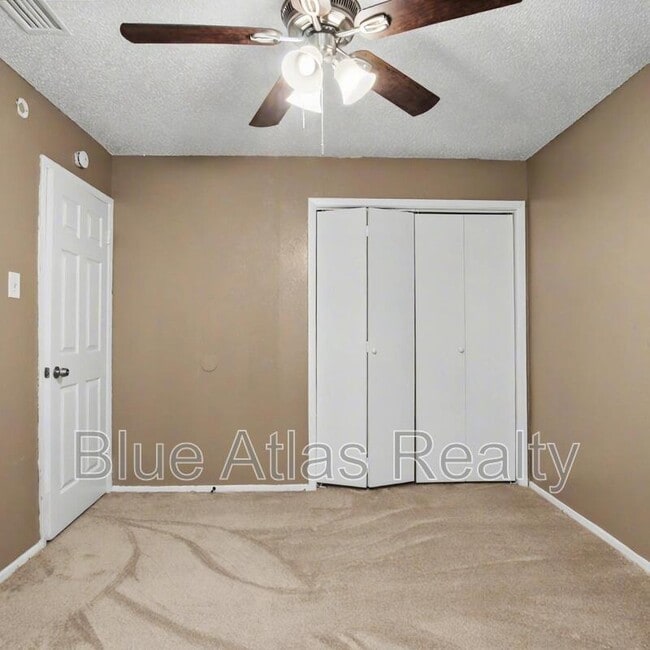 Building Photo - 805 Cherry Hills Dr