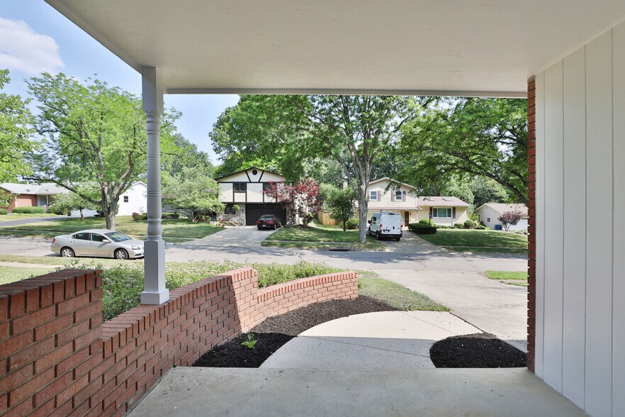 Building Photo - 270 Bryant Ave