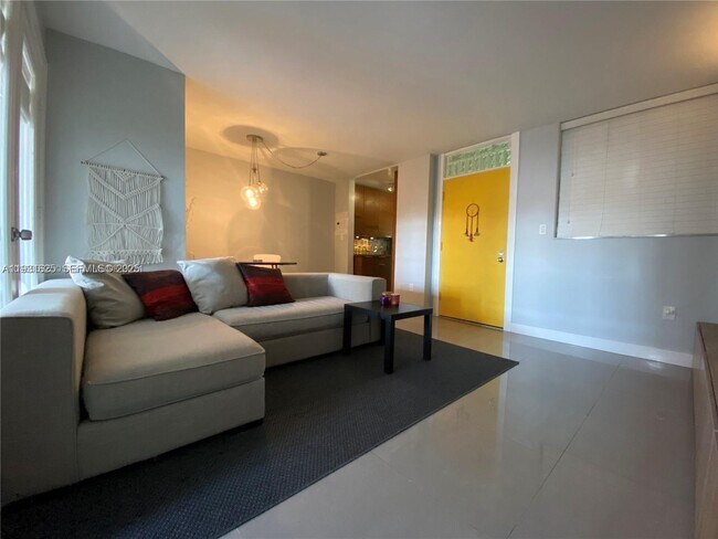 Building Photo - 921 Jefferson Ave