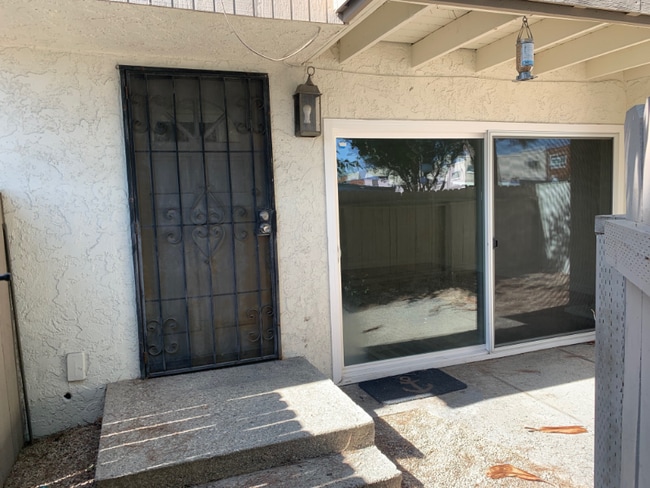 Building Photo - 16765 Barefoot Cir
