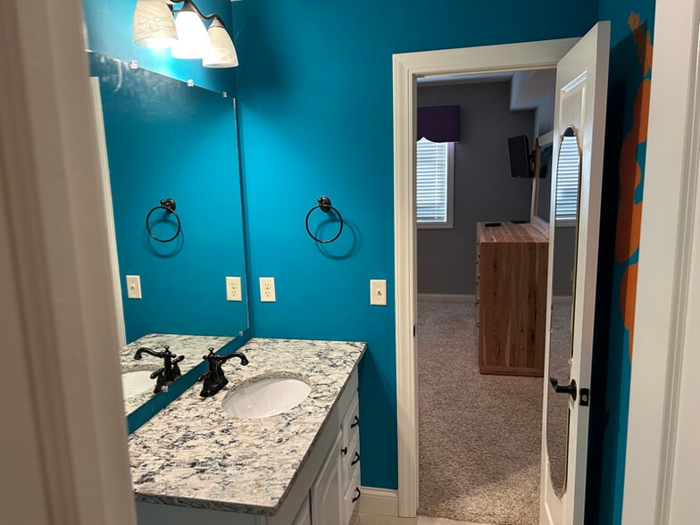 Building Photo - 6078 Shawnee Ct