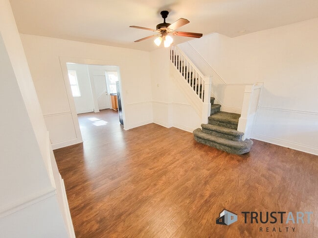 Building Photo - 3 Bedroom House in Belfield