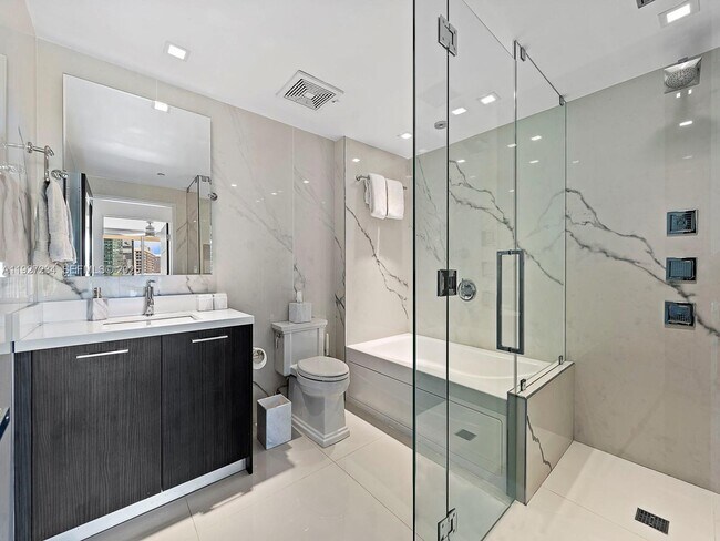 Building Photo - 500 Brickell Ave