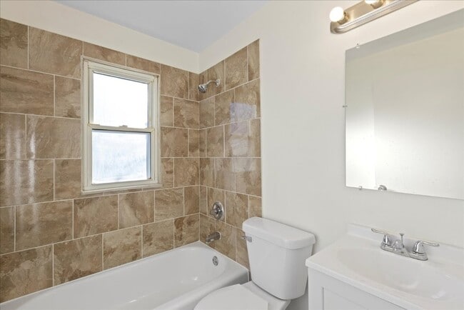 Building Photo - 1324 Odessa Dr