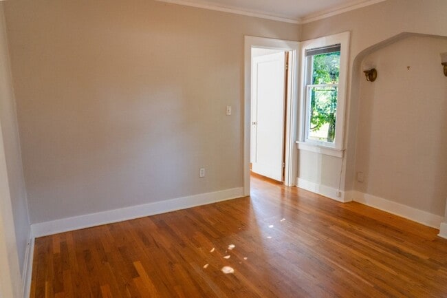 Building Photo - 4Bd/2Ba Seattle House