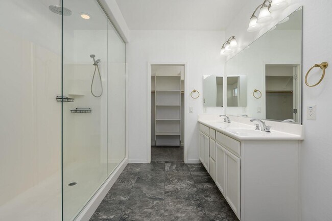 Building Photo - 8536 S 40th Glen