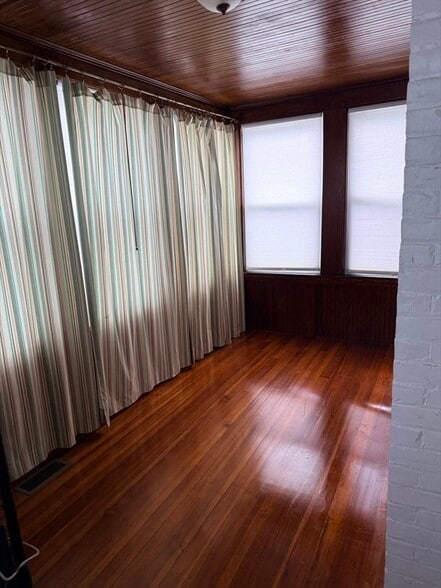 Building Photo - 72 Tyndale St