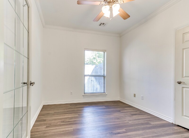 Building Photo - 13818 Oxford Dr