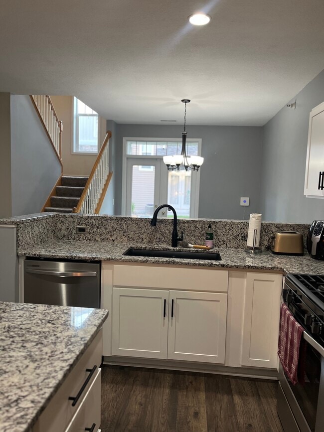 Building Photo - 5648 Winnetka Ave N