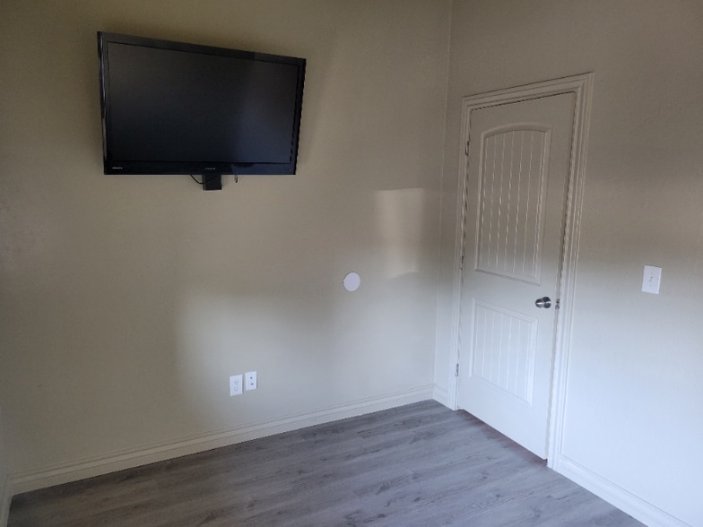 Building Photo - 8200 6900 W