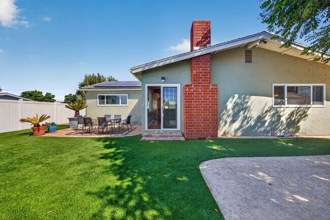 Building Photo - 7935 El Paso St