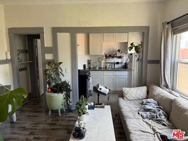 Building Photo - 316 N Bixel St