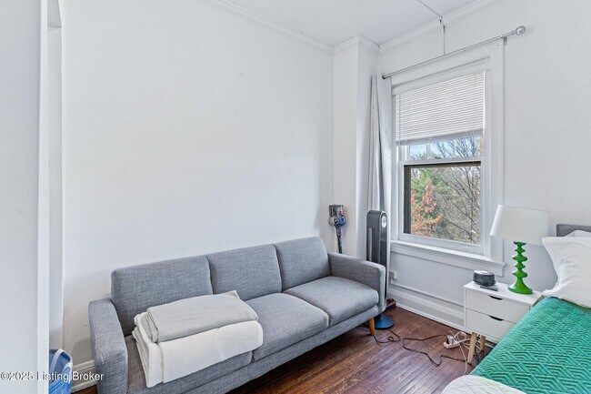 Building Photo - 1412 Willow Ave