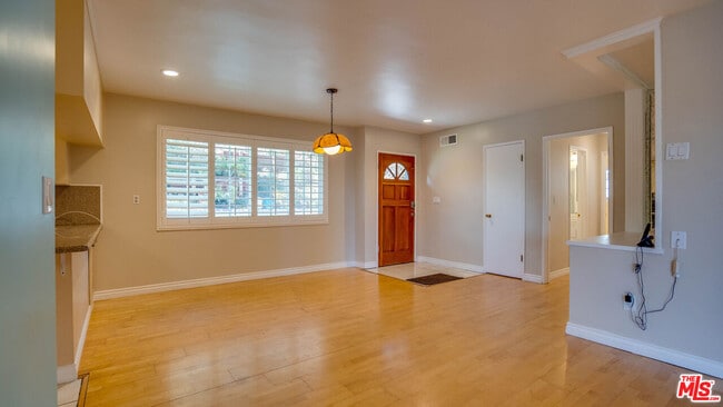 Building Photo - 9631 Crystal View Dr