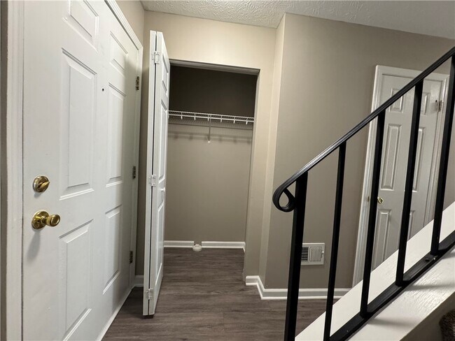 Building Photo - 778 Royal Sunset Dr