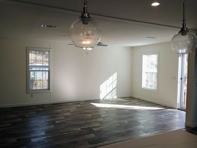 Building Photo - Brand-New Home 3 Bedroom 2 Bathroom