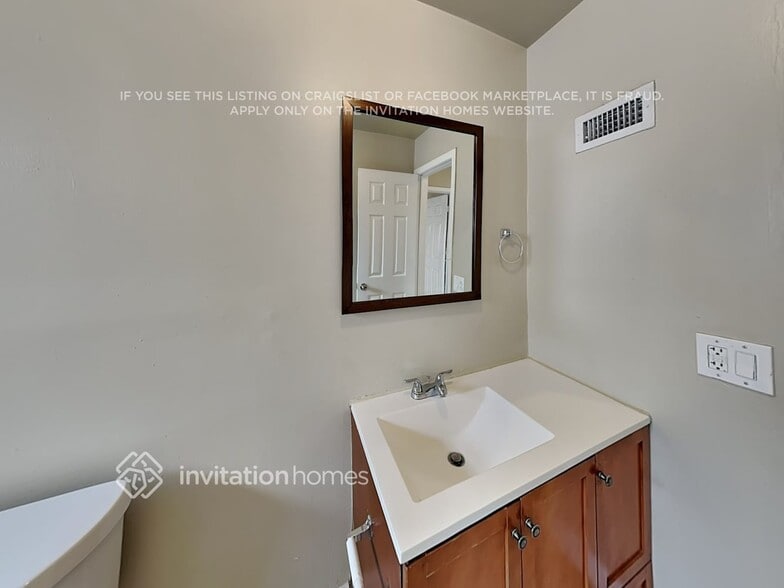 Building Photo - 10611 NW 29th Ct