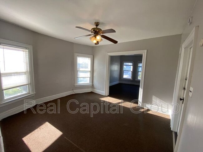 Building Photo - 408 Woodlawn Ave