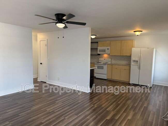 Building Photo - 810 Lake Shore Dr