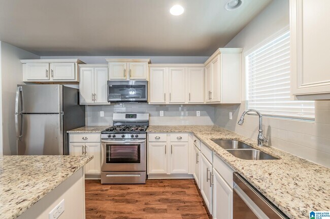 Building Photo - 808 Huntington Trce