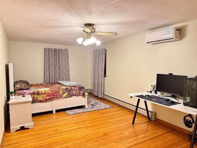 Building Photo - 7 Exeter Dr