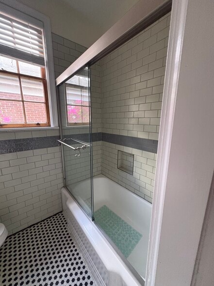 Bathroom - 2603 Kiawah Ave