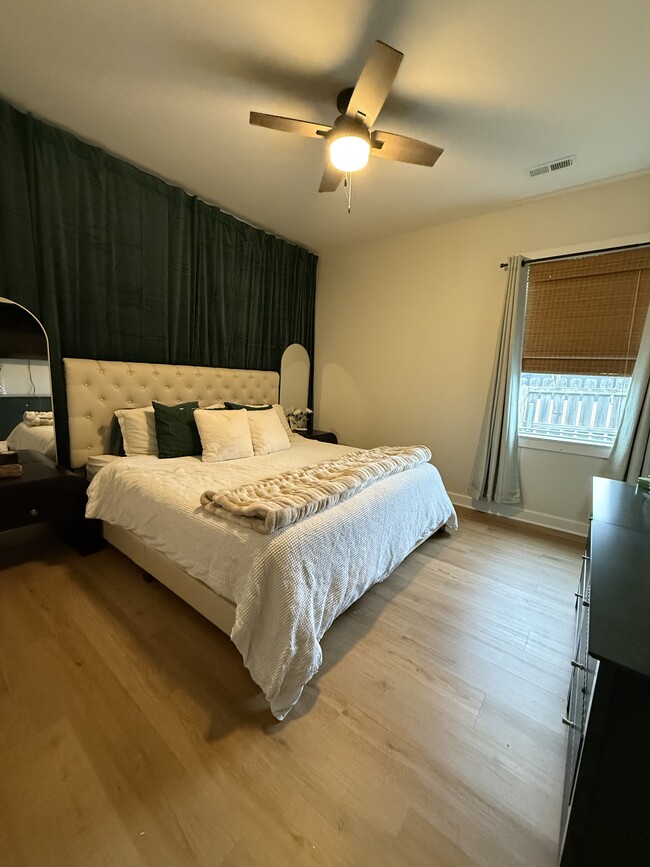 Building Photo - 711 32nd Ave N