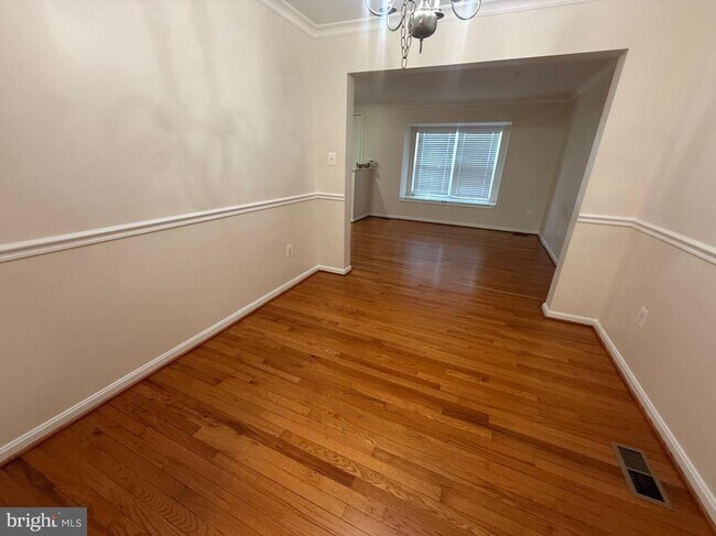 Building Photo - 4805 Springmaid Ln