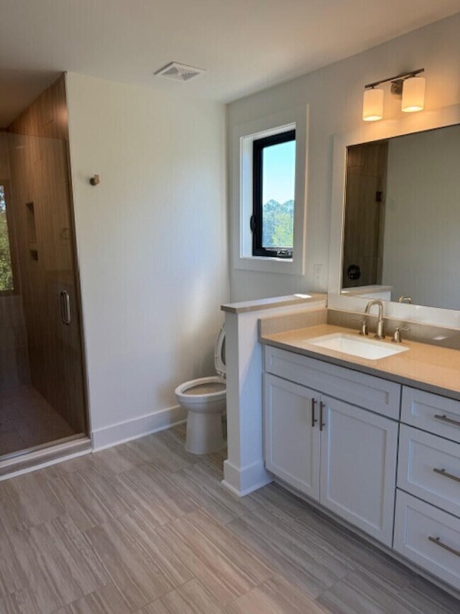 Building Photo - 89 Paradise Ln
