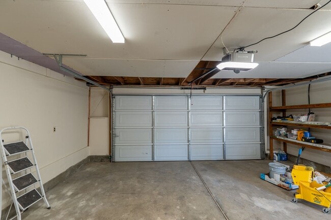 Building Photo - 1525 Jasmine Way