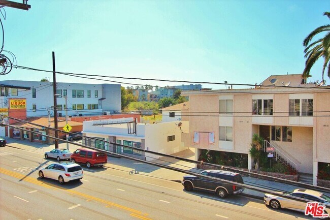 Building Photo - 328 Culver Blvd