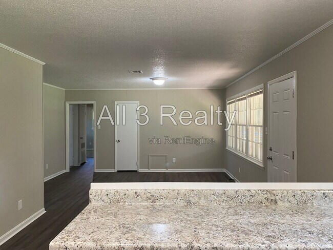 Building Photo - 306 Oakwild Dr