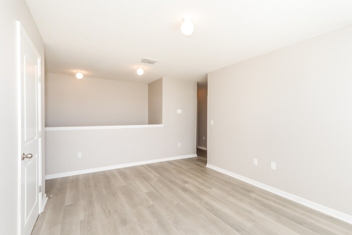 Building Photo - 3221 S Northview Rd