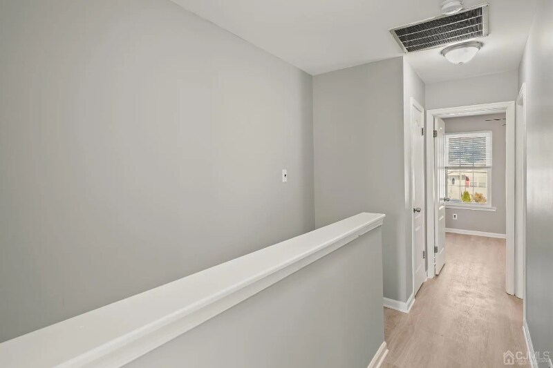 Building Photo - 114 Gloucester Ave