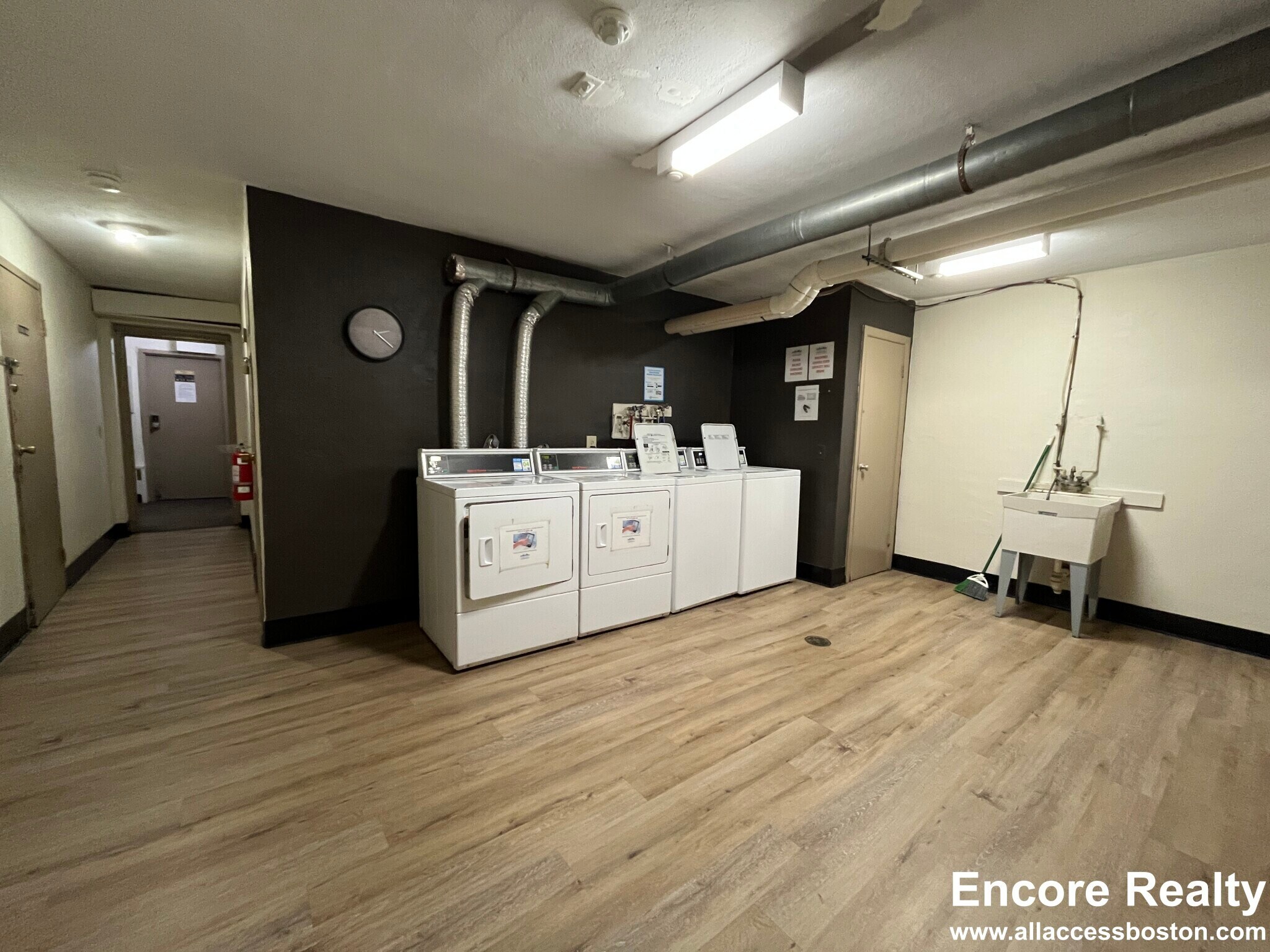 Building Photo - 240 Babcock St