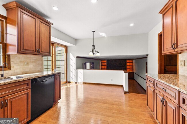 Building Photo - 102 Bluegill Trce