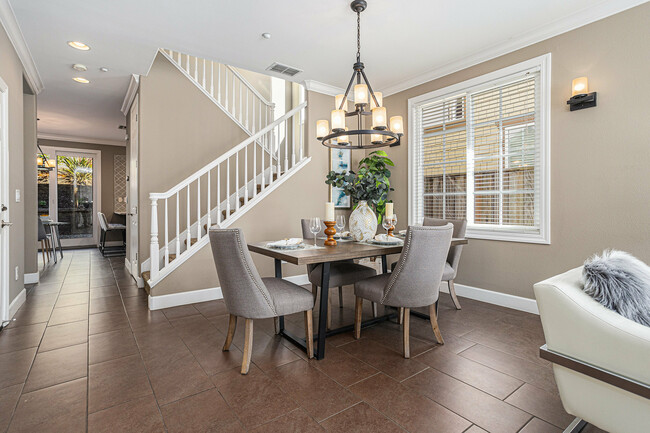 Building Photo - 203 Seacliff Way