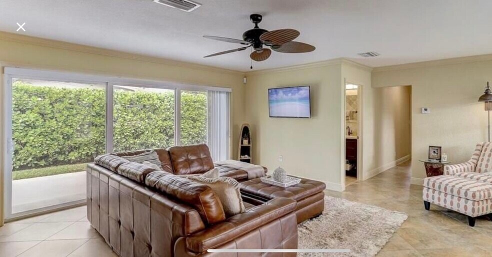 Building Photo - 2625 SE 5th St