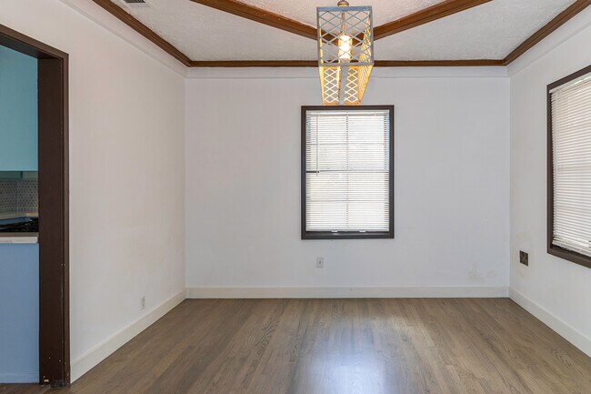 Building Photo - 3940 Hubert Ave