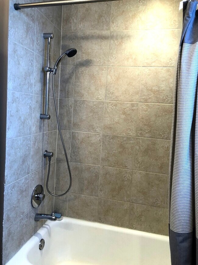 Building Photo - 9529 N Kenneth Ave