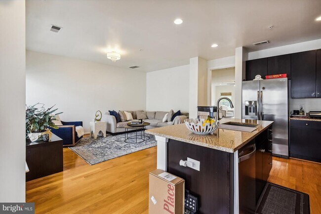 Building Photo - 3028 Rittenhouse Cir