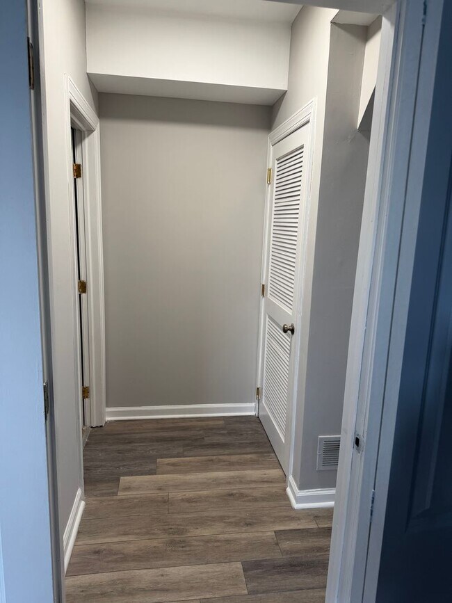 Building Photo - 116 S Massachusetts Ave