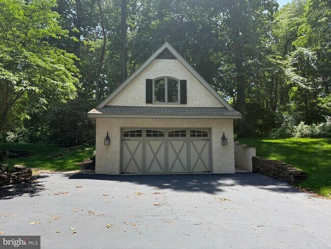 Building Photo - 1714 Hickory Hill Rd