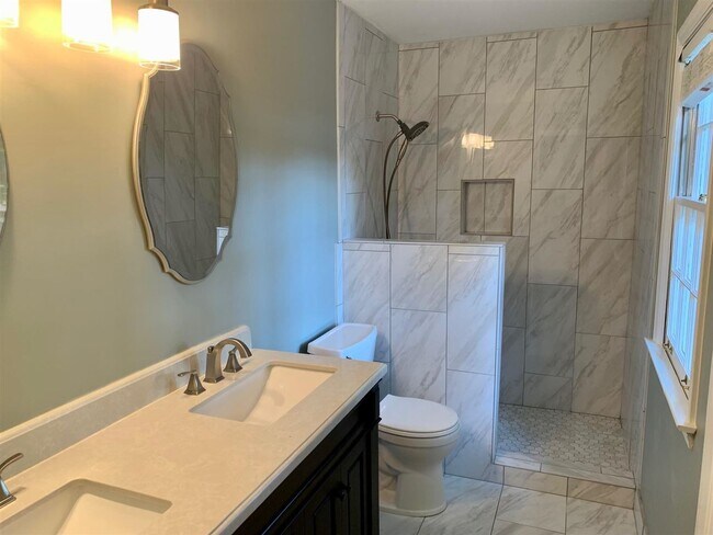 Building Photo - 8105 Savannah Way