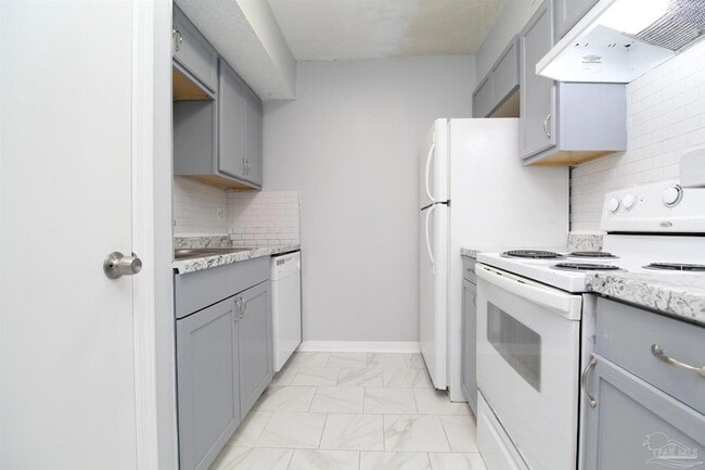 Building Photo - 7116 Pearson Rd